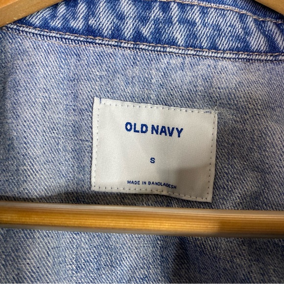 Old Navy Medium Wash Distressed Denim Blue Jean Jacket - Picture 4 of 8
